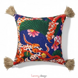 Cushion cover printed with the dragon